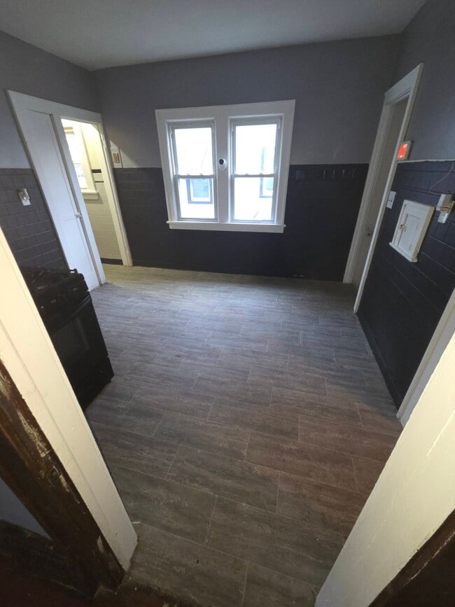 Building Photo - 4004 E 147th St