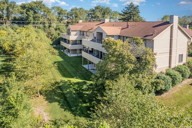 Building Photo - 275 Briarcrest Dr