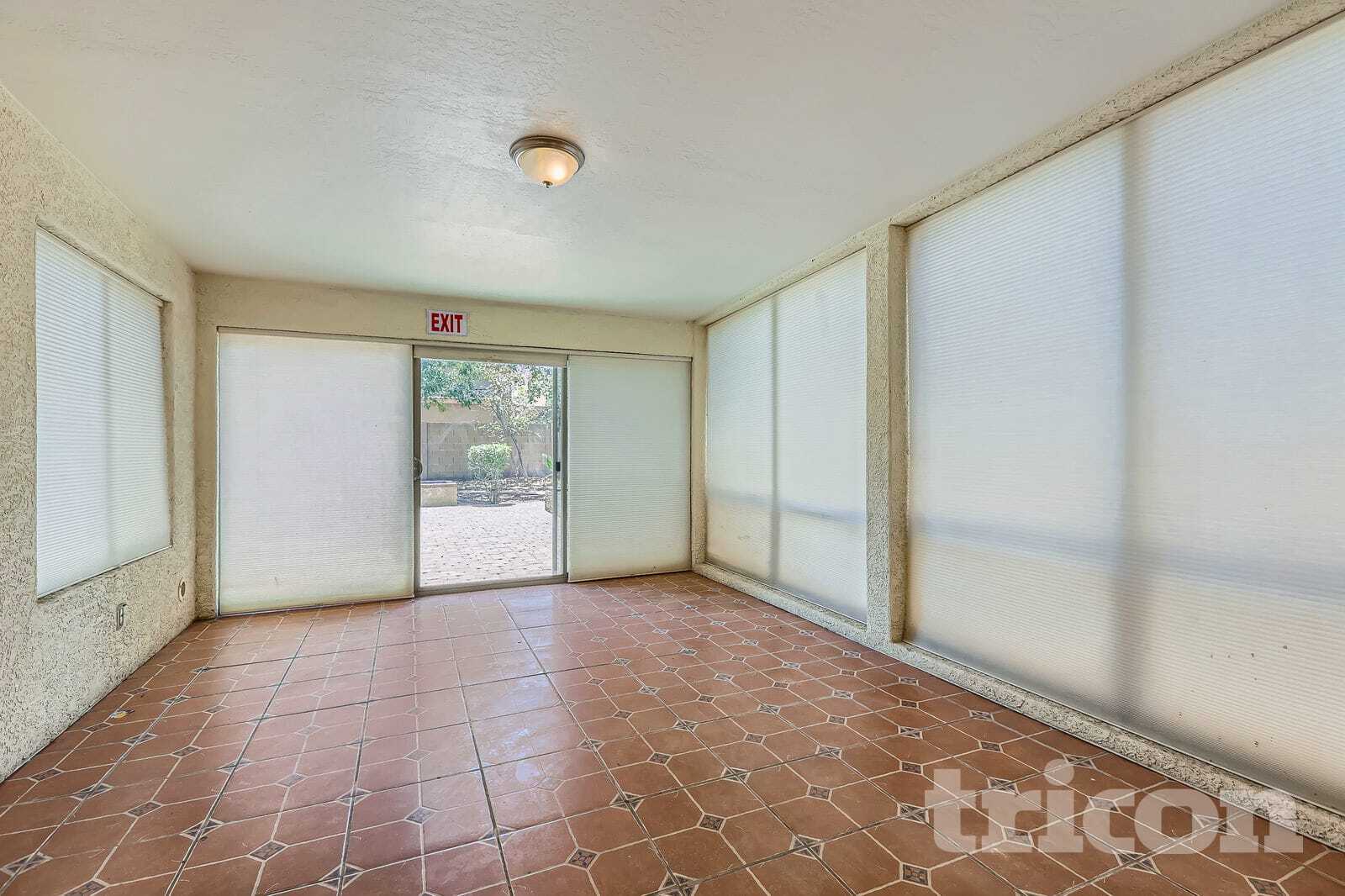 Building Photo - 2733 E Gary Way