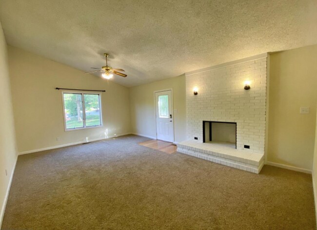 Building Photo - 10600 Redbird Ln