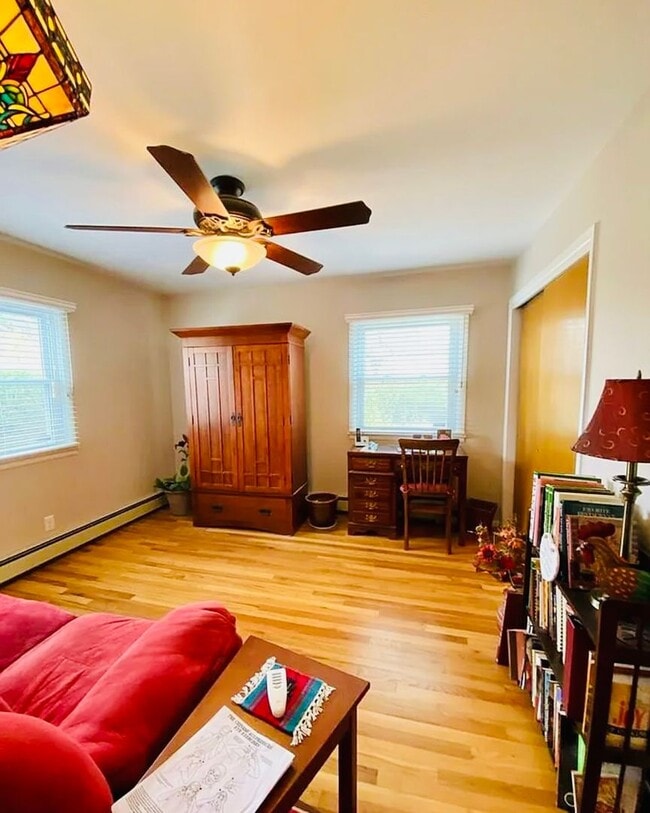 Building Photo - ALL PROSPECTIVE TENANTS MUST SUBMIT A $58 ...