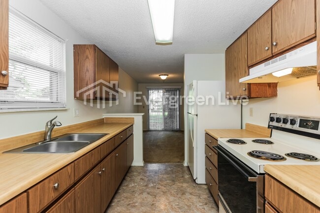 Building Photo - 6477 Rolling Glen Dr