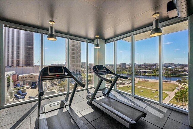 Building Photo - 777 N Ashley Dr