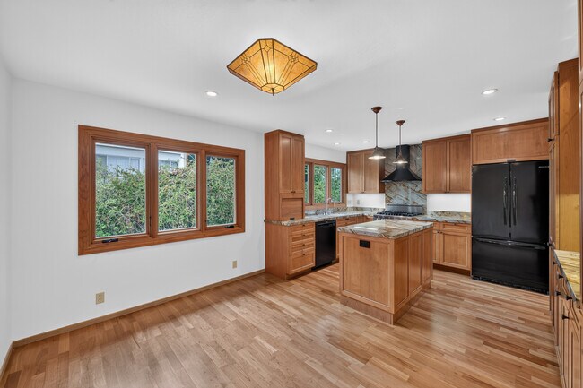 Building Photo - 259 Marietta Dr