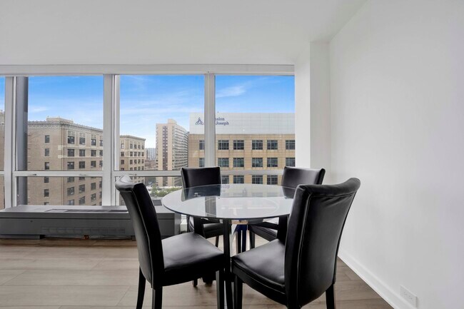 Building Photo - 340 W Diversey Pkwy