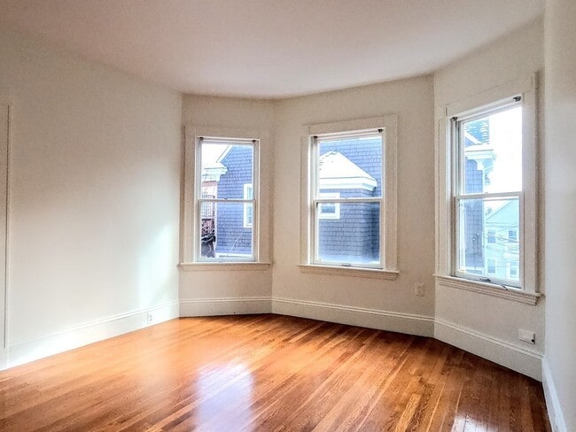 Building Photo - 21 Burr St