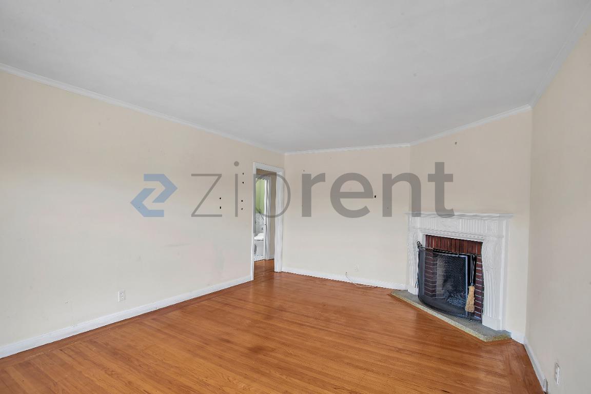 Building Photo - Unit