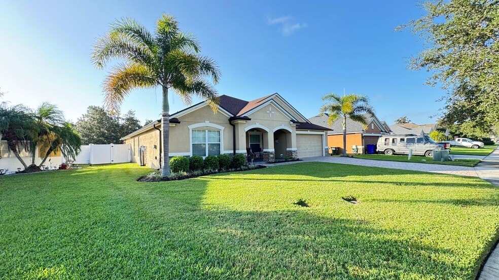 Primary Photo - 676 Seneca Trail