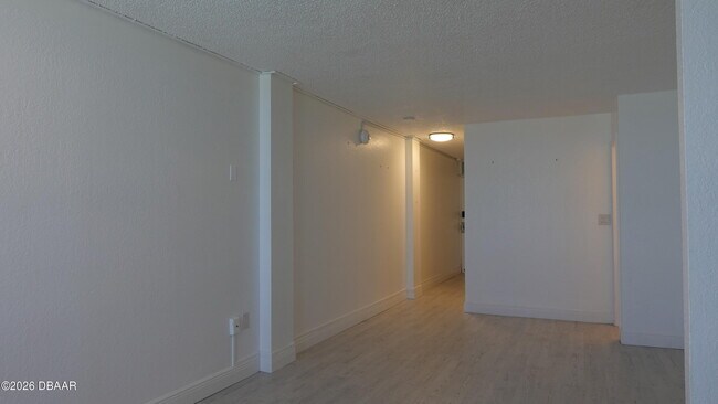 Building Photo - 935 S Atlantic Ave