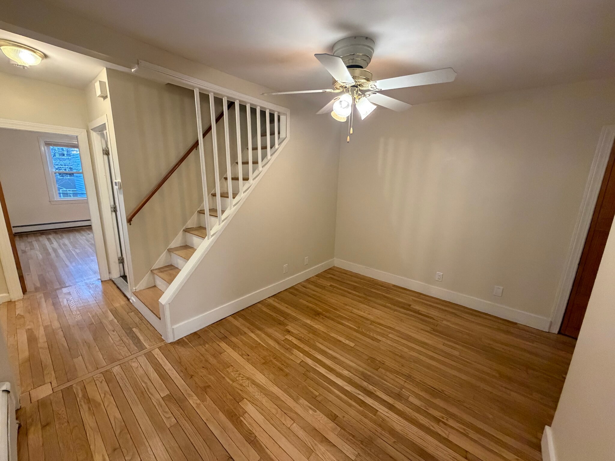 Building Photo - 67 Oak St