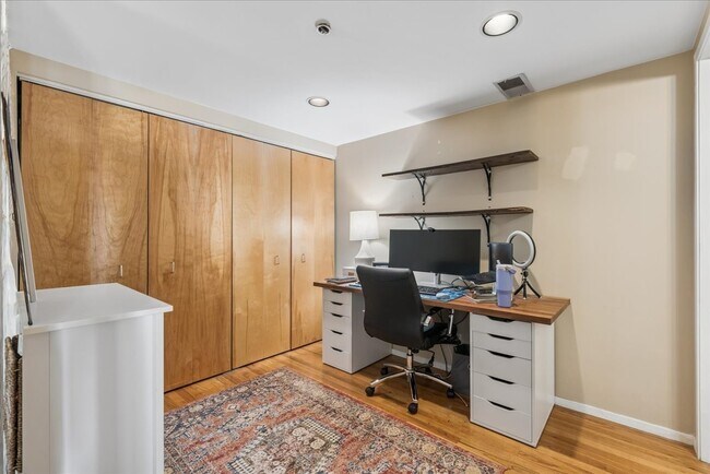 Building Photo - 2300 W Wabansia Ave