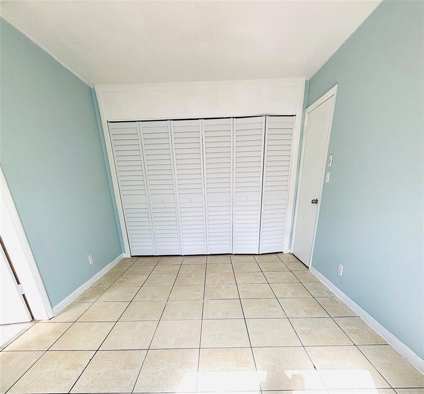 Building Photo - 2671 NW 65th Ave