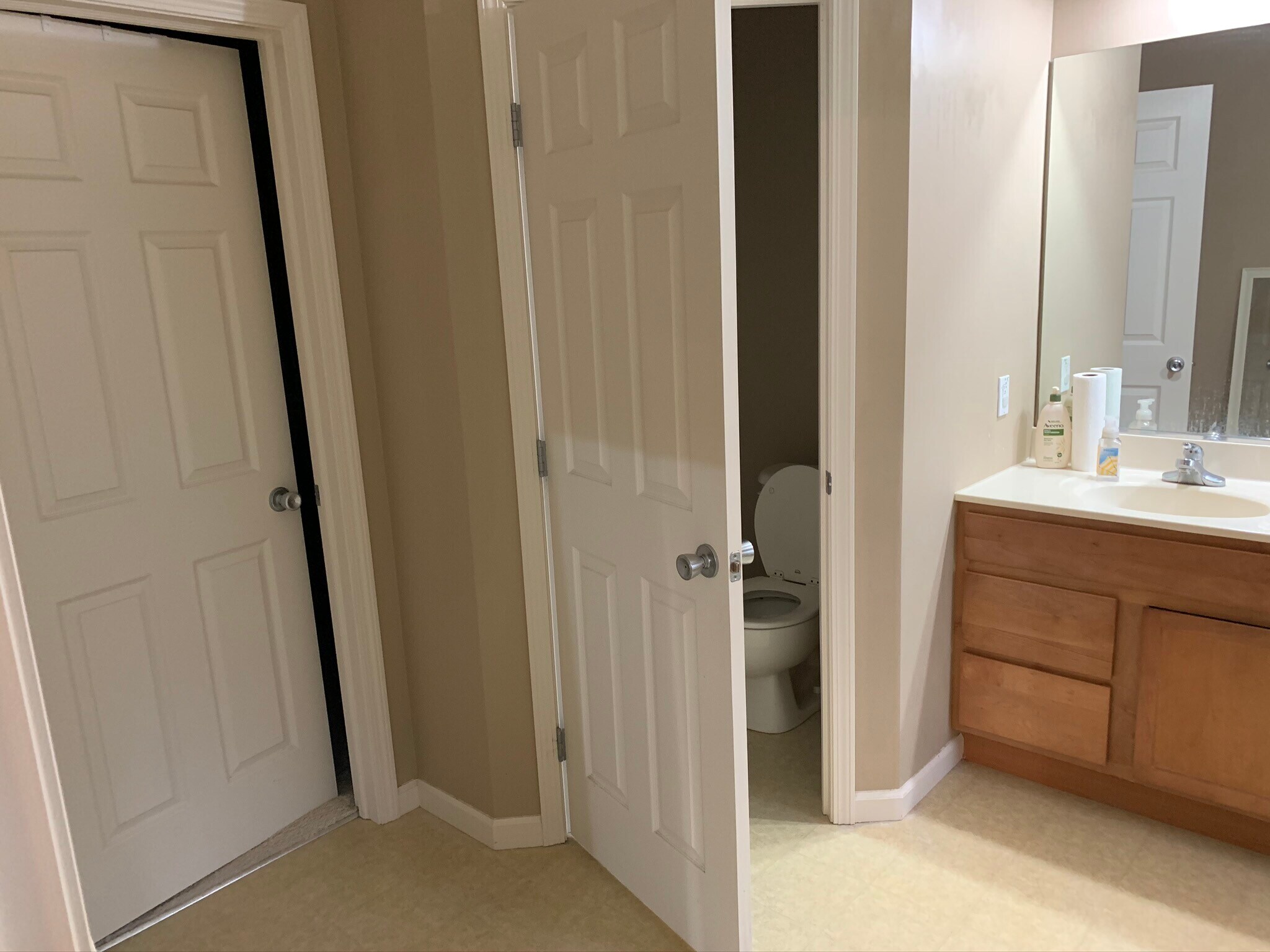 Building Photo - 11005 N Waterton