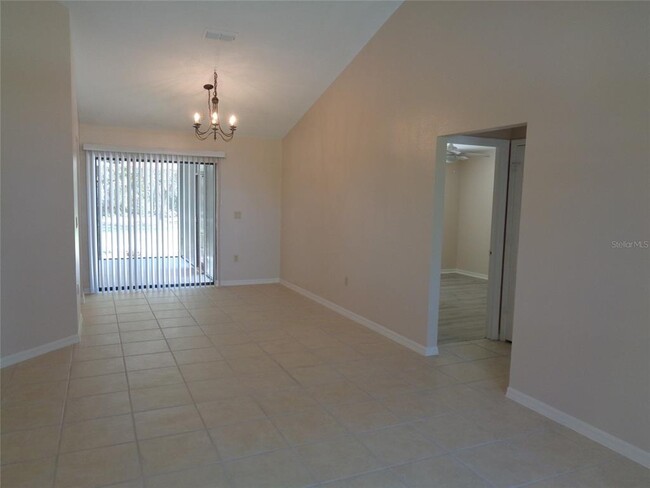 Building Photo - 210 Woodingham Trail