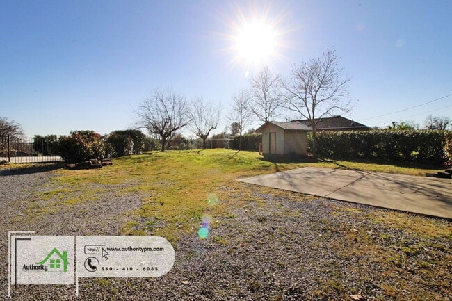 Building Photo - 19250 Hill St