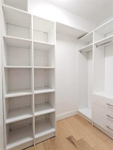 Building Photo - 332 York St