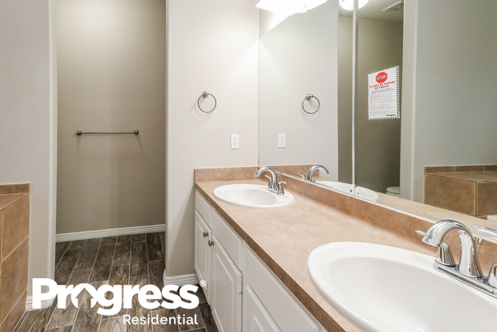 Building Photo - 21111 Molasses Meadow Ln