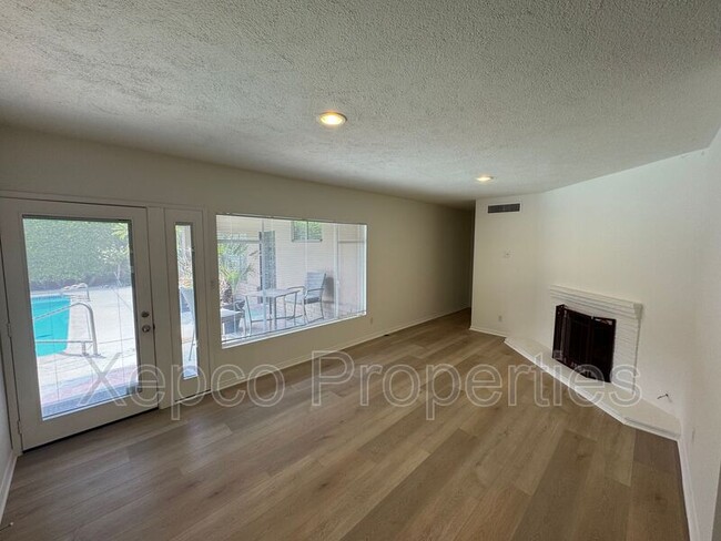 Building Photo - 432 Avenida Ortega