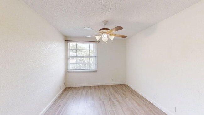 Building Photo - 23330 La Vida Way