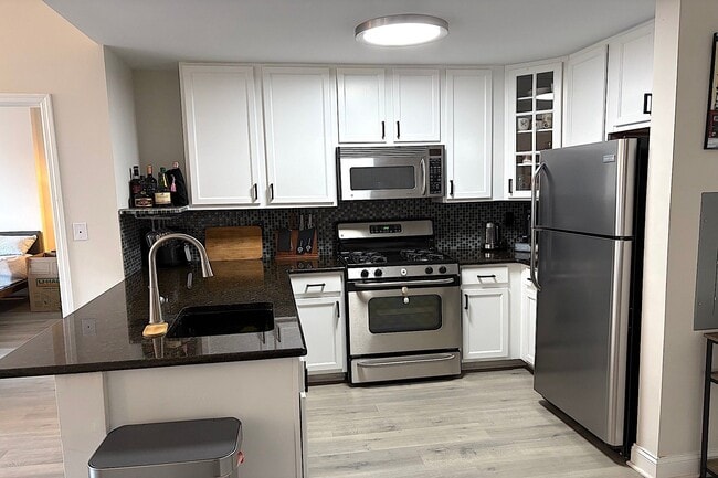 Building Photo - 4315 Park Ave