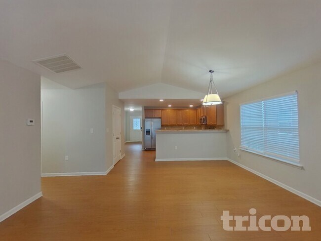 Building Photo - 2028 Stoney Pointe Cir