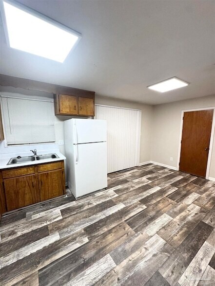 Building Photo - 4516 Charmonte Way
