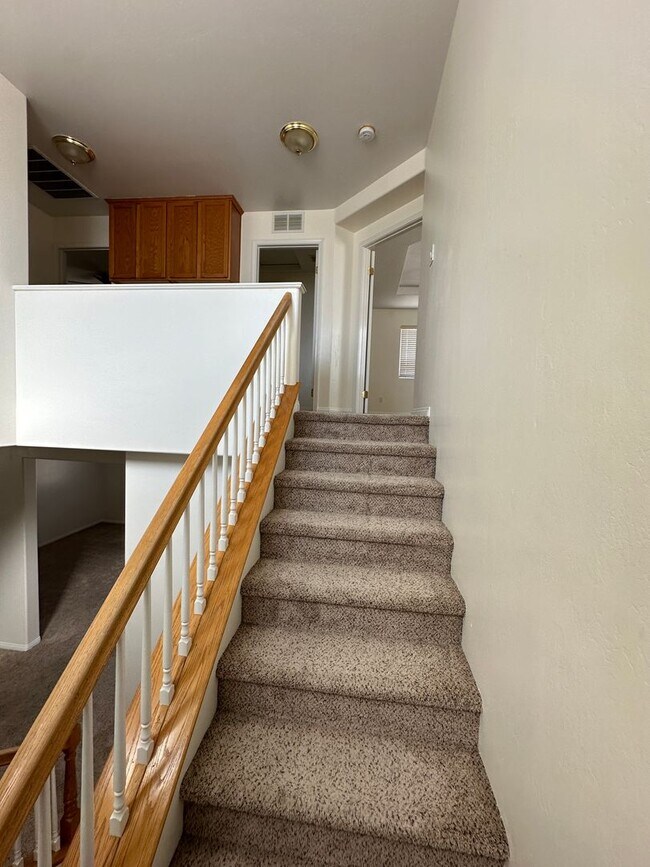 Building Photo - Charming 4-Bedroom, 3-Bathroom Home in Silver Creek