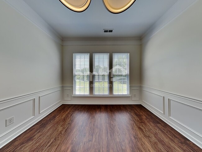 Building Photo - 1440 Cantwell Ct