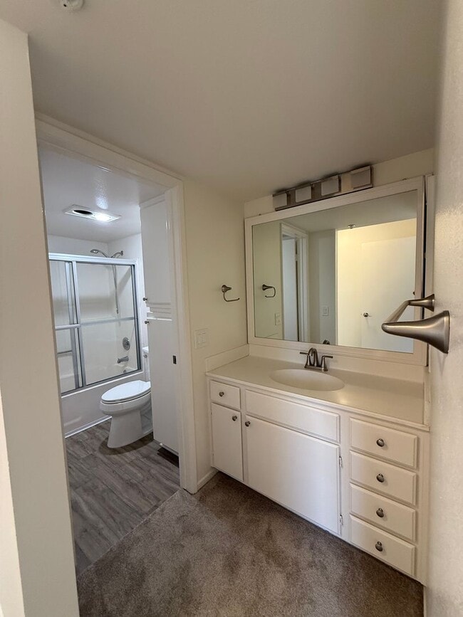 Building Photo - Terrific 2Br/2Ba Condo in gated community of Morada in Rancho Bernardo - Updated 2nd floor