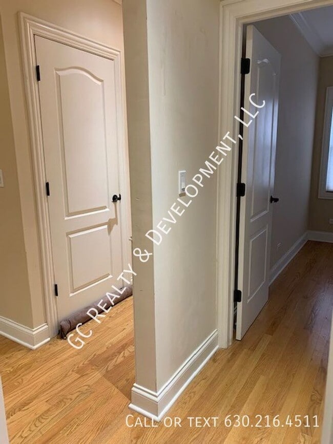 Building Photo - 1460 Whitcomb Ave