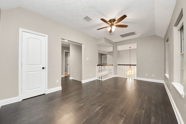 Building Photo - 2405 Guilbeau Ln