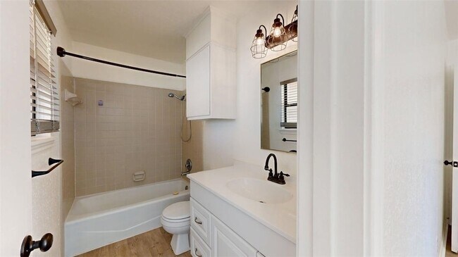 Building Photo - 4000 Tiffany Trail