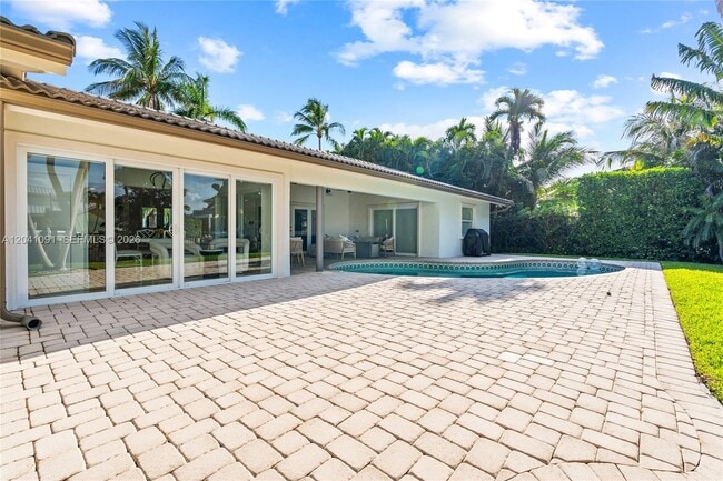 Building Photo - 18 Eleuthera Dr