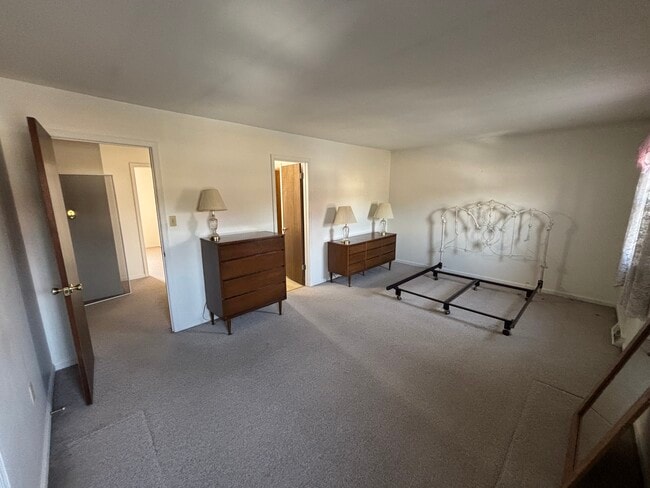 Building Photo - 2004 Hale Ct