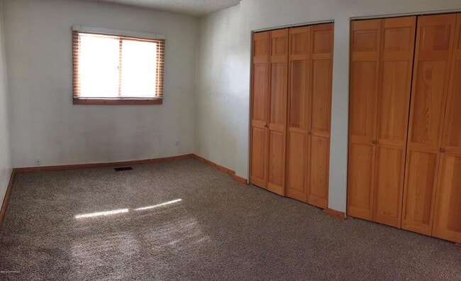 Building Photo - 860 S Century Dr