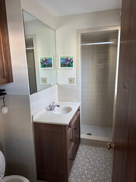 Building Photo - 289 Spruce St