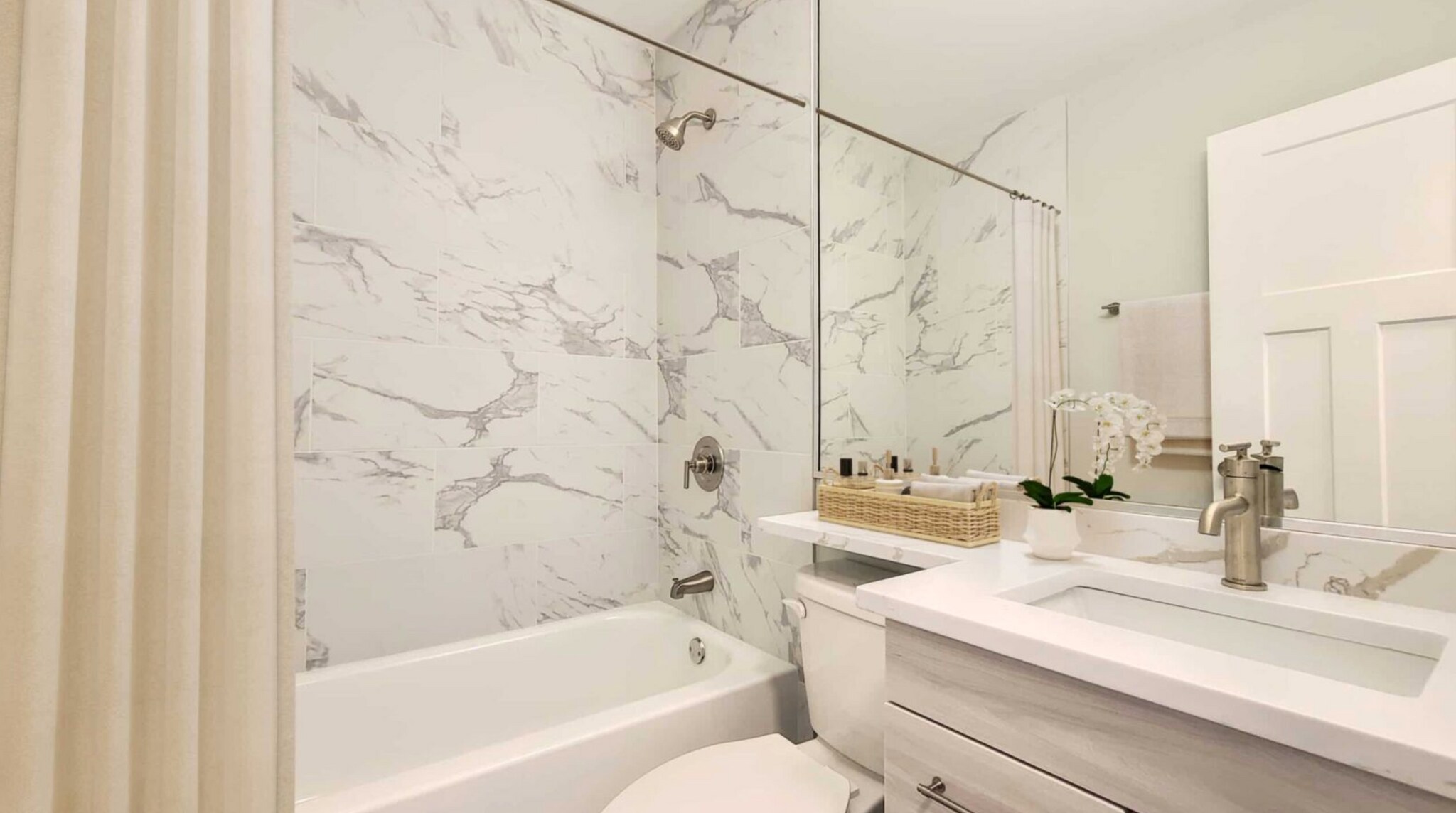 Building Photo - 507 W Barry Ave