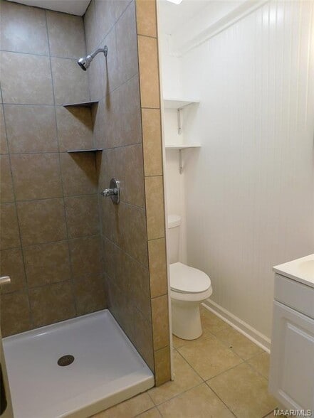 Building Photo - 3547 N Wareingwood Dr