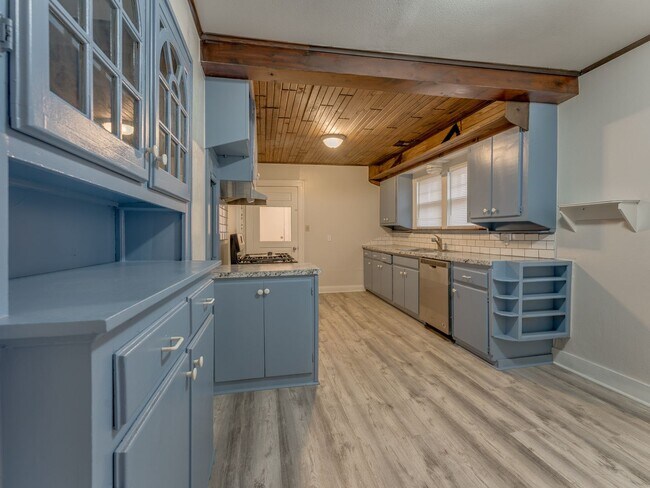 Building Photo - 3 Bedroom 2 Bath home in Shawnee!