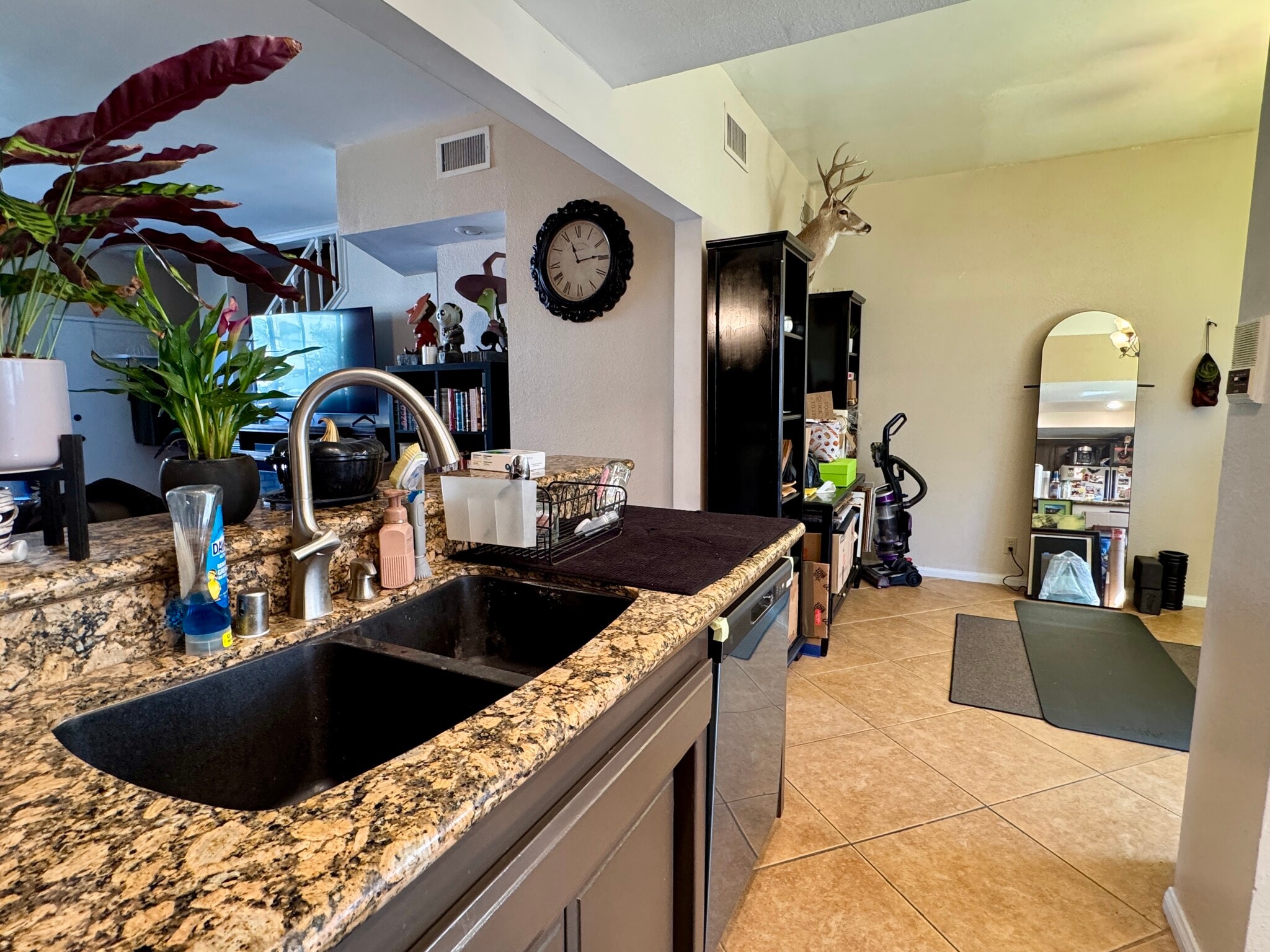 Building Photo - 8176 Manitoba St