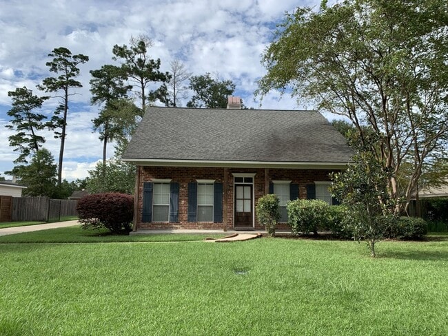 Building Photo - Meadow Wood Park Home