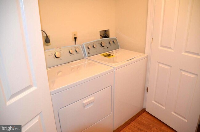 Building Photo - 6086 Joust Ln