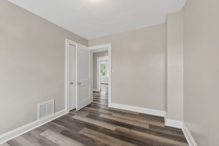 Building Photo - 1123-1125 S Ohio Ave