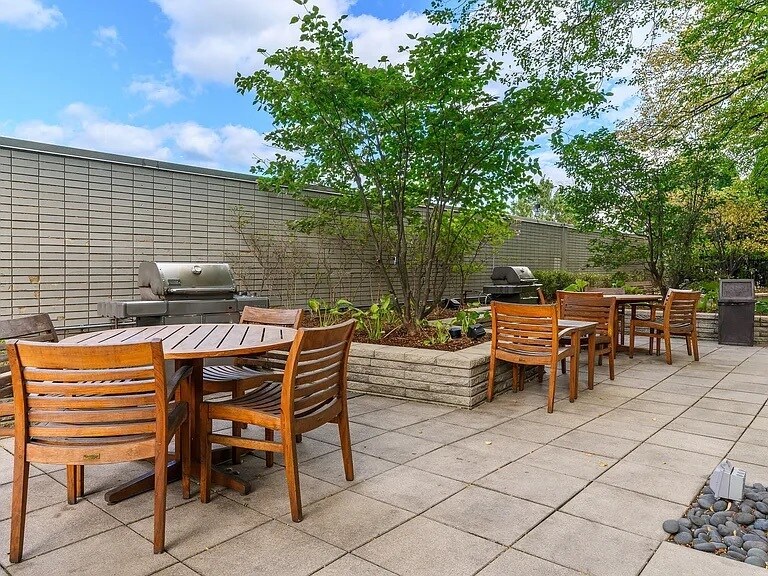 Building Photo - 3600 N Lake Shore Dr