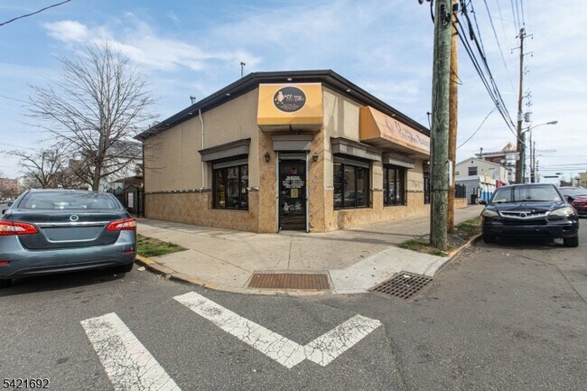 Building Photo - 455 Fulton St