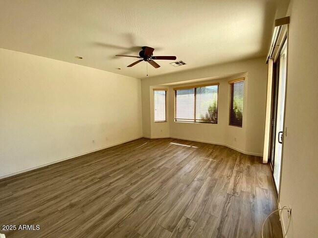 Building Photo - 2127 W Maya Way