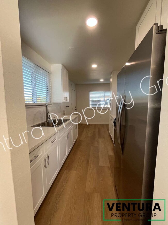 Building Photo - Spacious 4-Bed with 2 Full Baths in Oxnard with Large Backyard