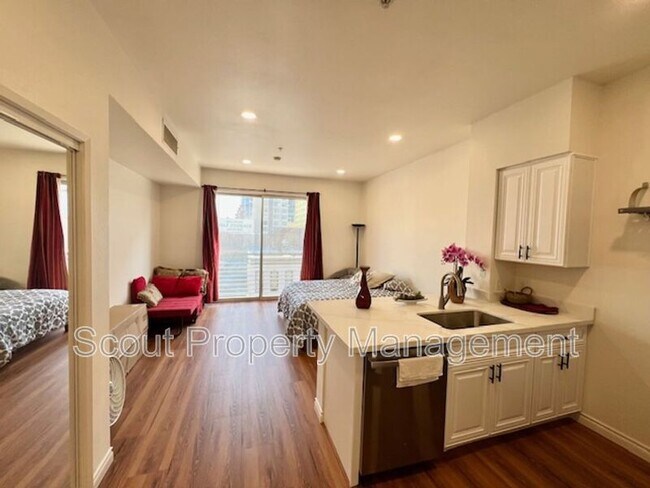 Building Photo - 445 Island Ave