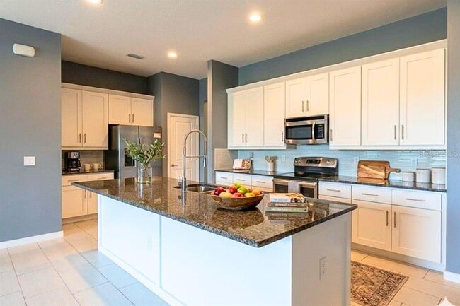 Building Photo - 2702 Scarborough Ct