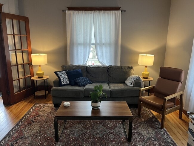 Building Photo - 1113 Vermont St